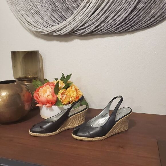 Etienne Aigner Cassa Wedge Heels Sz 7 - Picture 2 of 6